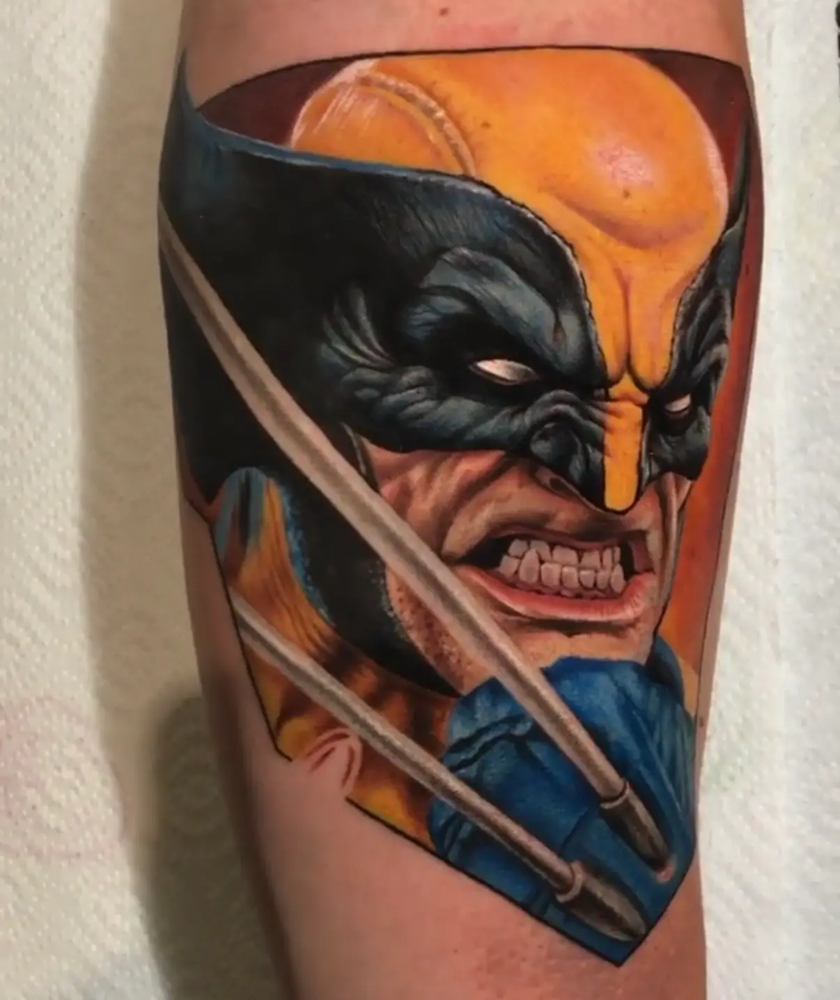 Realistische Tätowierung von Wolverine mit detaillierten Gesicht